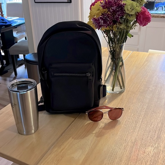 Coach Black leather with strap that can be changed from left to right - Picture 1 of 4